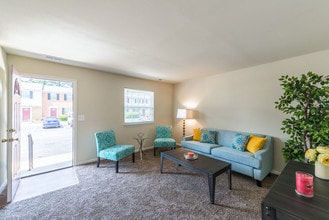 Building Photo - The Pointe at Harpers Mill
