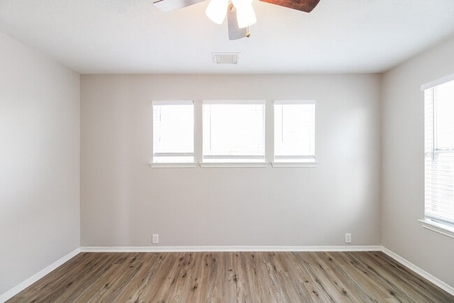 Building Photo - 2715 Feather Green Trail
