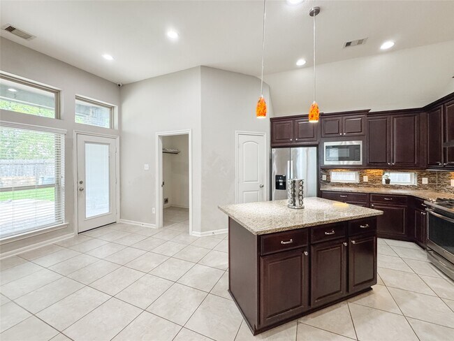 Building Photo - 4714 Western Brook Dr