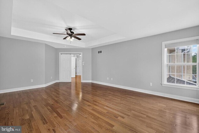 Building Photo - 16 Oak Leaf Ln