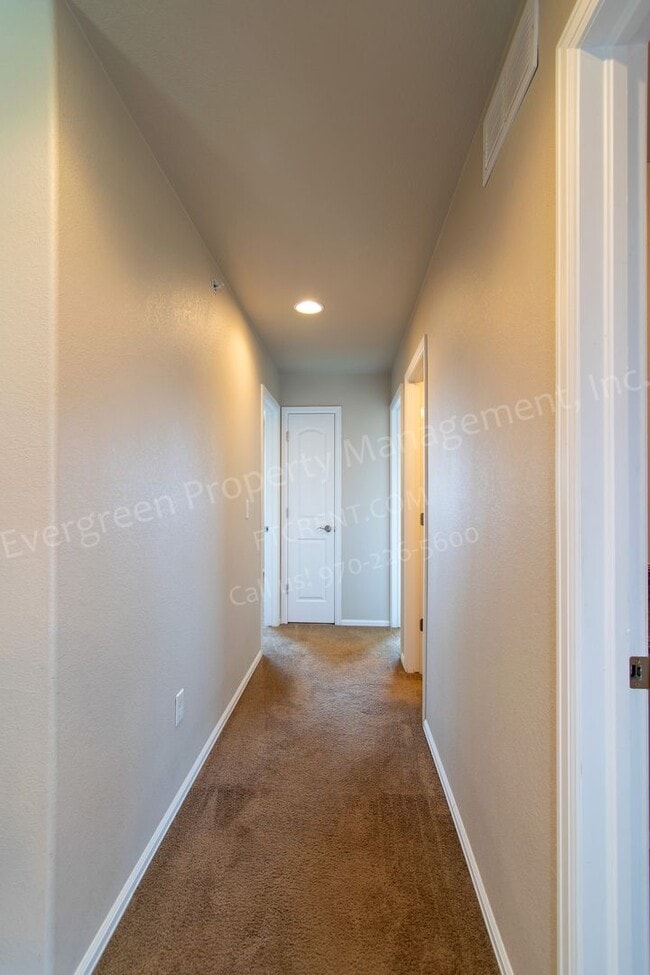 Building Photo - 2802 Exmoor Ln