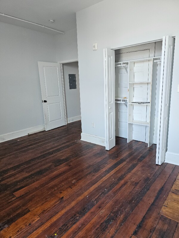 Building Photo - 2116 N Charles St