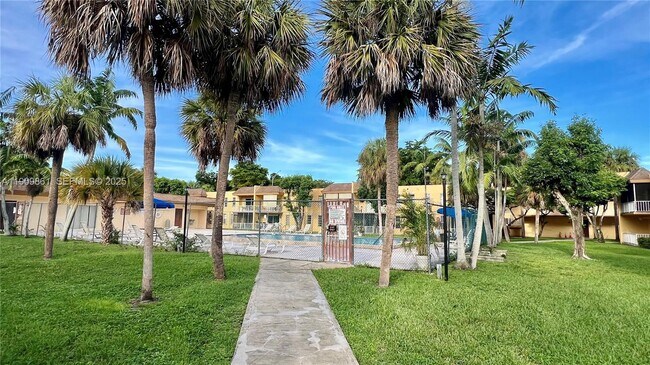 Building Photo - 13700 SW 62nd St