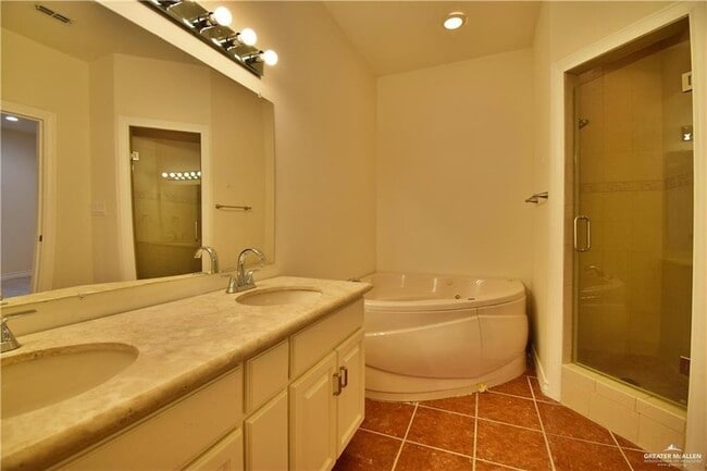 Building Photo - 1104 Rio Balsas St