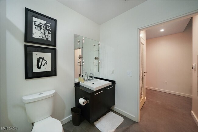 Building Photo - 200 Hoover Ave