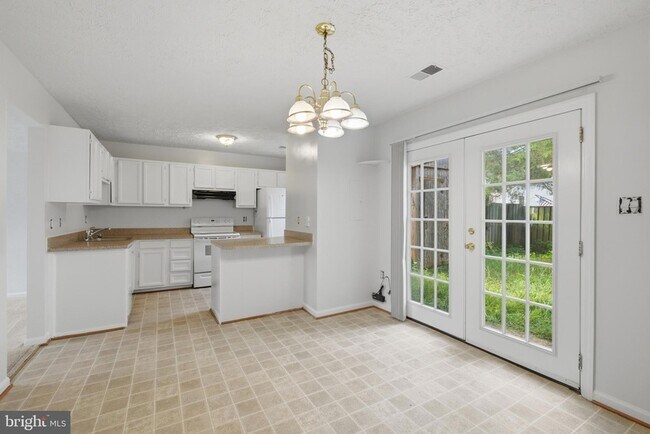 Building Photo - 8635 Reinecke Ct