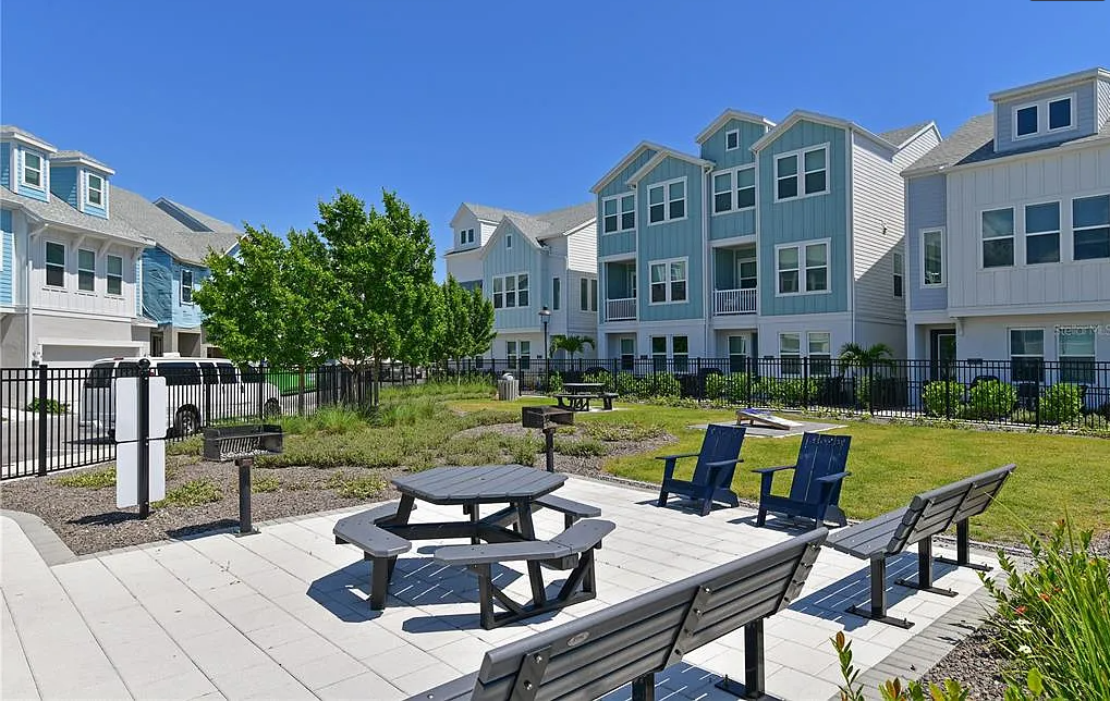 Building Photo - 2400 Ezzell Ct