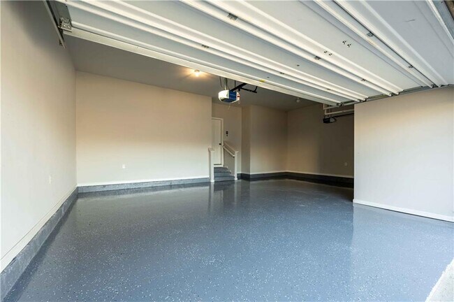 Building Photo - 5875 Chestnut Dr