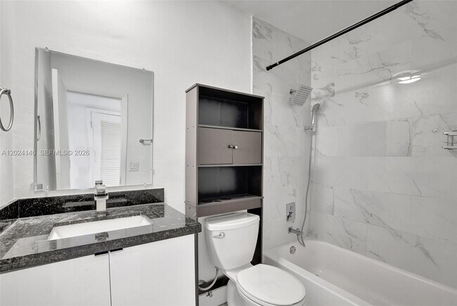 Building Photo - 2324 S Cypress Bend Dr
