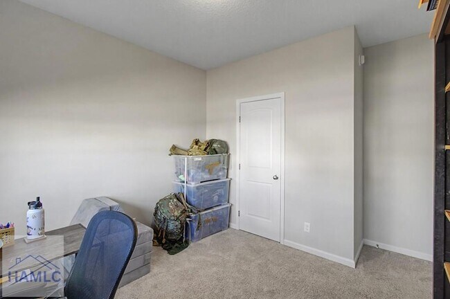 Building Photo - 158 Courage Wy