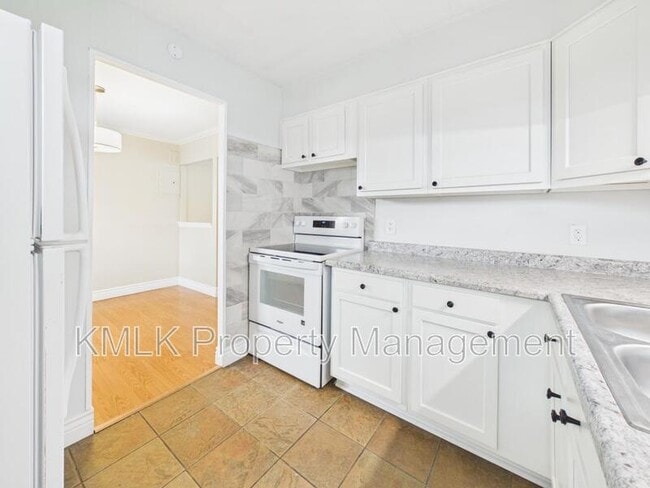 Building Photo - 3434 Lawndale Dr