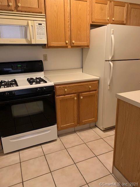 Building Photo - 112 Hoyt St