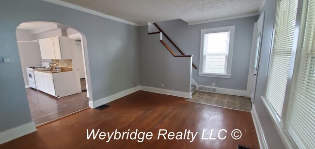 Building Photo - Spacious 3+ Bedroom Home in East Price Hill – Finished Basement & Large Backyard!