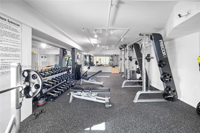 Building Photo - 5055 Collins Ave