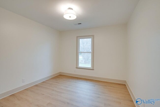 Building Photo - 2042 Rosebury Ln SW