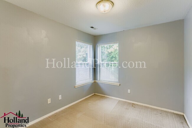 Building Photo - 3060-3062 Lazy River Dr