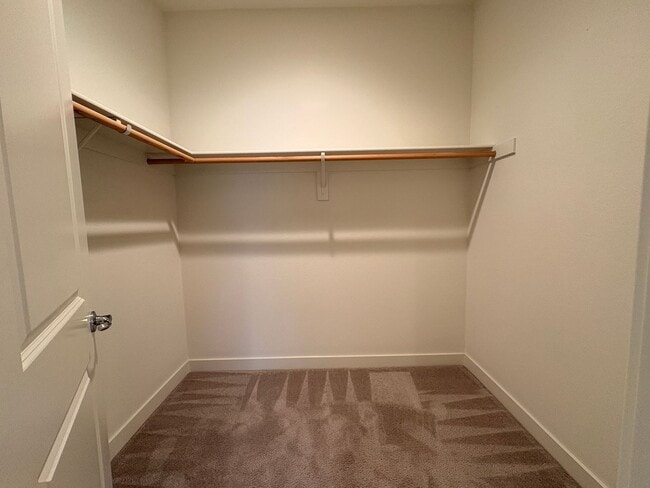 Building Photo - 2 Bed, 2.5 Bath in Anaheim!