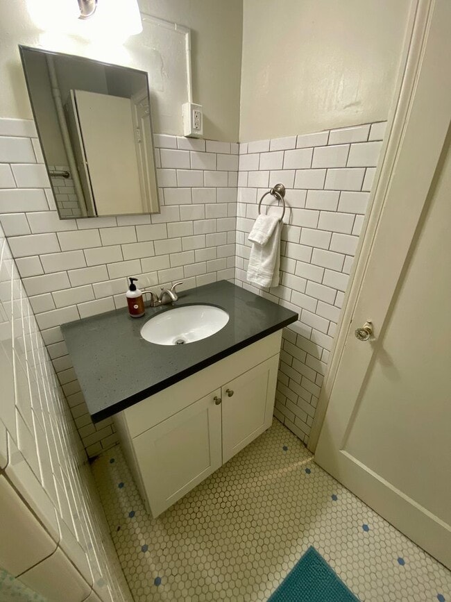 Interior Photo - 3 - Mercer Furnished Apartments
