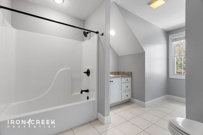 Building Photo - 1904 Bearberry Ln