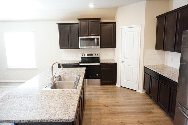 Building Photo - 231 Reagor Dr