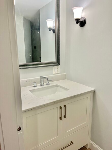 Guest bath - 64 Foreside Rd