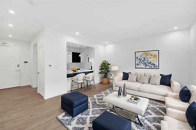 Building Photo - 645 N MacQuesten Pkwy