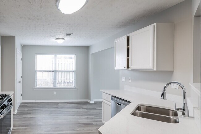 Building Photo - 527 Ives Cir NW