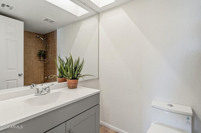 Building Photo - 3601 W Tierra Buena Ln