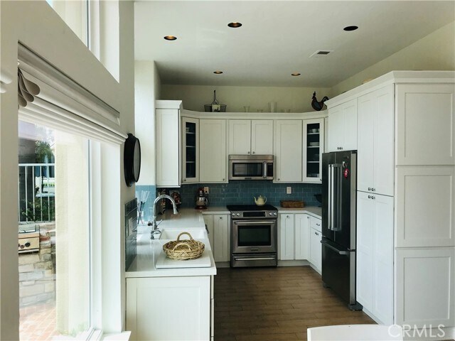 Building Photo - 338 Whites Landing