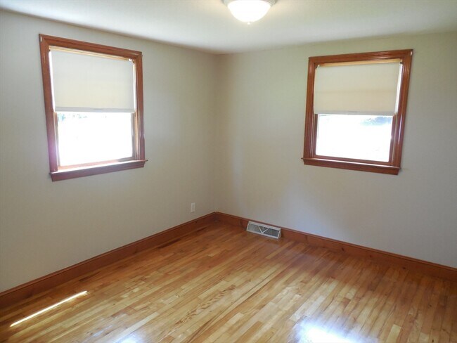 Building Photo - 1701 Trapelo Rd