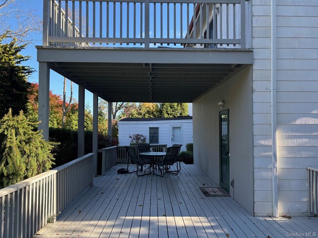 Building Photo - 185 S Country Rd