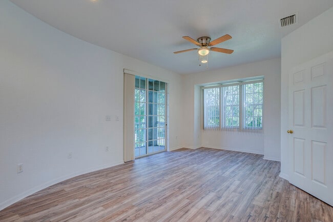 Building Photo - 1800 Bayshore Way