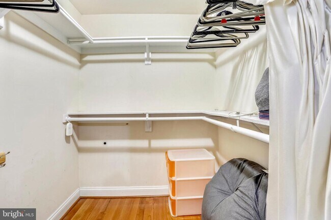 Building Photo - Renovated 6 bedroom/3.5 bath home in Winston Churchill school district.