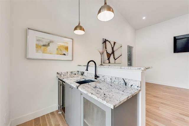 Building Photo - 6411 Royal Ln