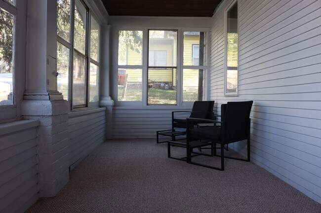 Building Photo - Comfy & Chic Council Bluffs Retreat - 2BR 1B