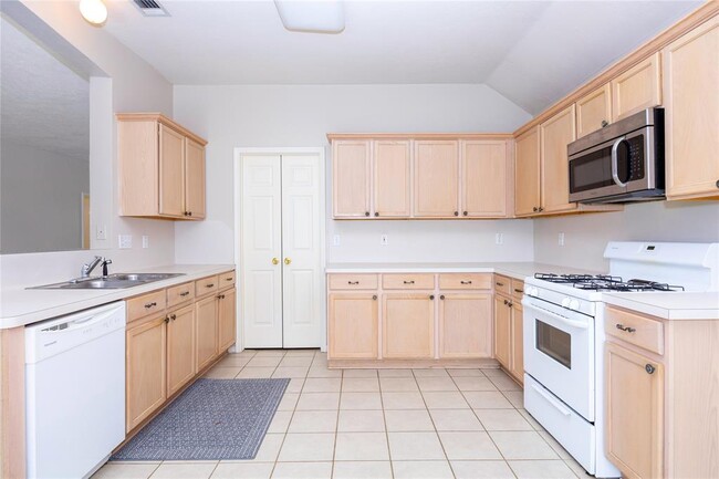 Building Photo - 3915 Lauderwood Ln