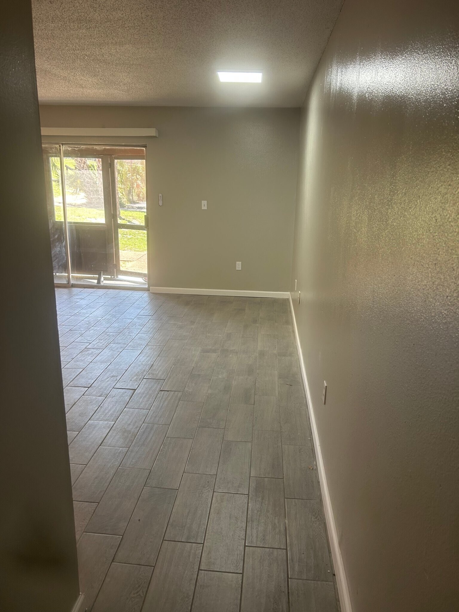 Building Photo - 401 Marshall Ct