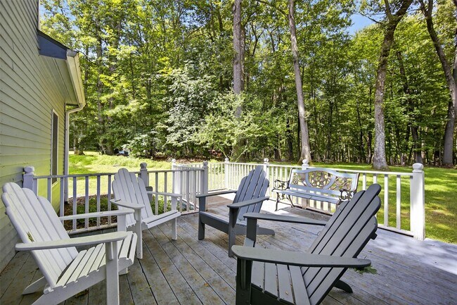 Building Photo - 92 Brook Hollow Dr