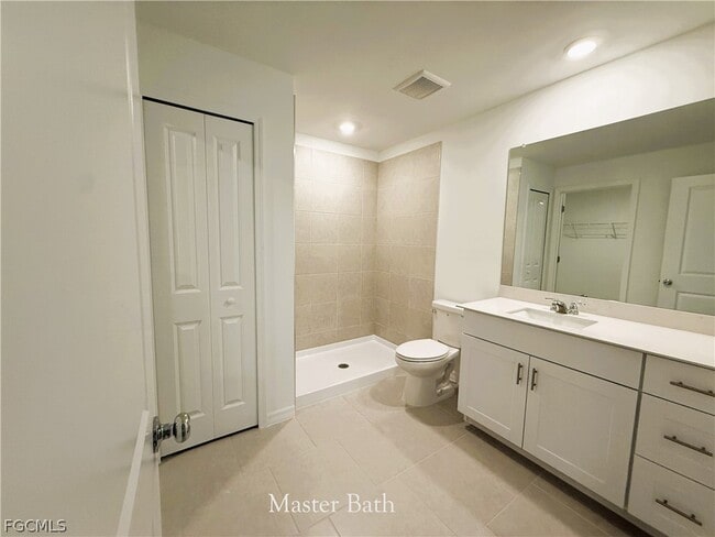 Building Photo - 335 Parish Dr