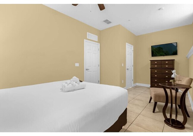 Building Photo - 14545 Damai Ln