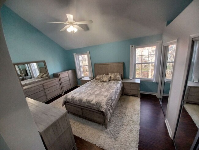Building Photo - 8028 Valleys Crest Ct