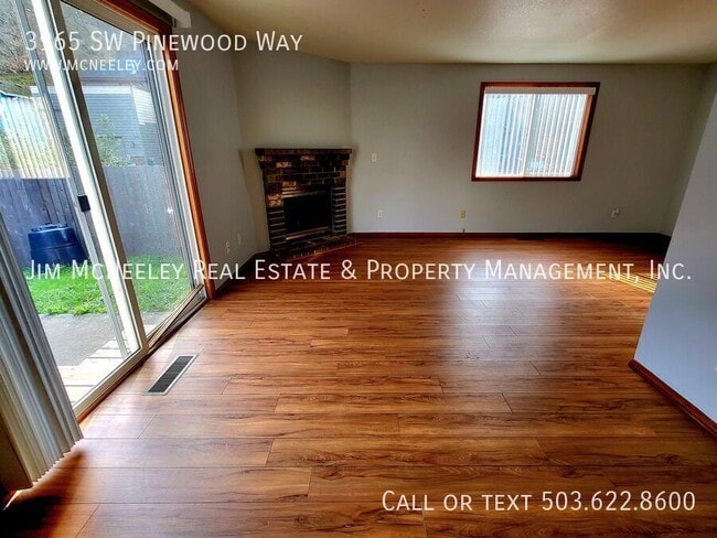 Building Photo - 3965 SW Pinewood Way