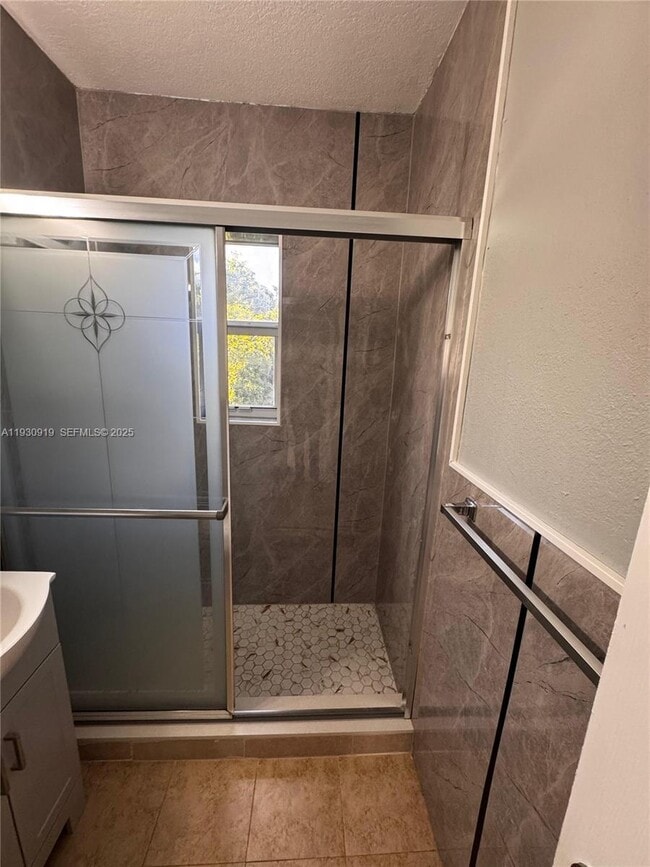 Building Photo - 3753 SW 26th Terrace