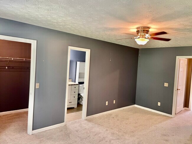 Building Photo - 117 Davis Mill Ct