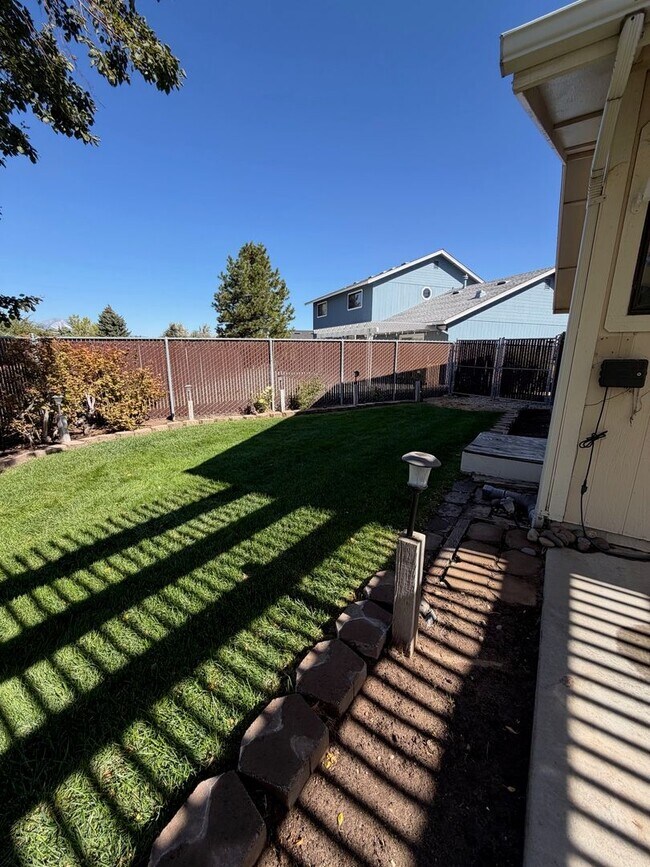 Building Photo - 2988 Pinebrook Dr