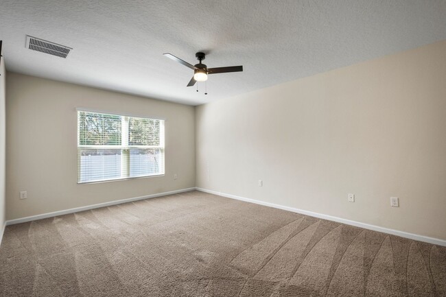 Building Photo - ***AVAILABLE SOON*** 4/3 with Bonus Room i...