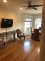 Building Photo - 518 Beacon St
