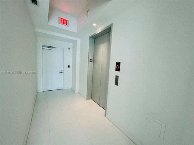 Building Photo - 851 NE 1st Ave