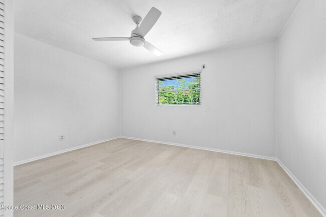 Building Photo - 7810 S Tropical Trail