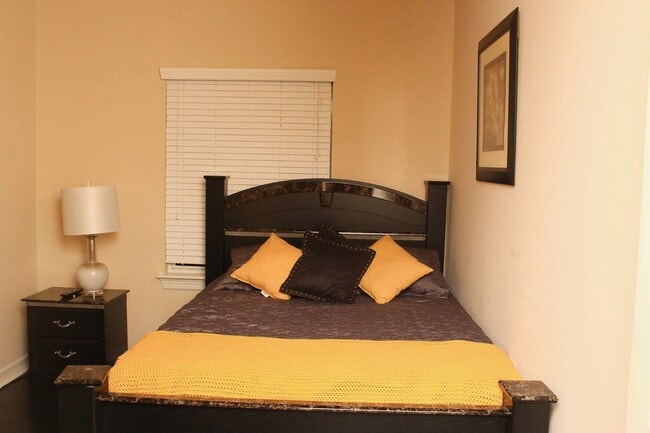 Building Photo - 3007 Falls At Fairdale